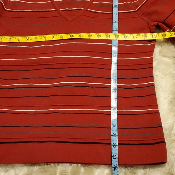 EUC Striped red 3/4 sleeve V neck sweater - Picture 4 of 5